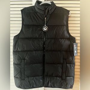 Brand new Swiss Tech Men’s puffer vest. Size L. Tags still on!